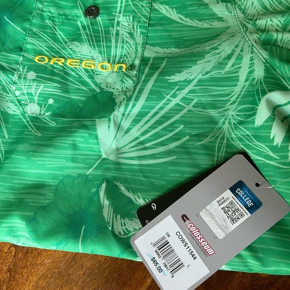 NWT Oregon button up Hawaiian Shirt - Picture 3 of 6